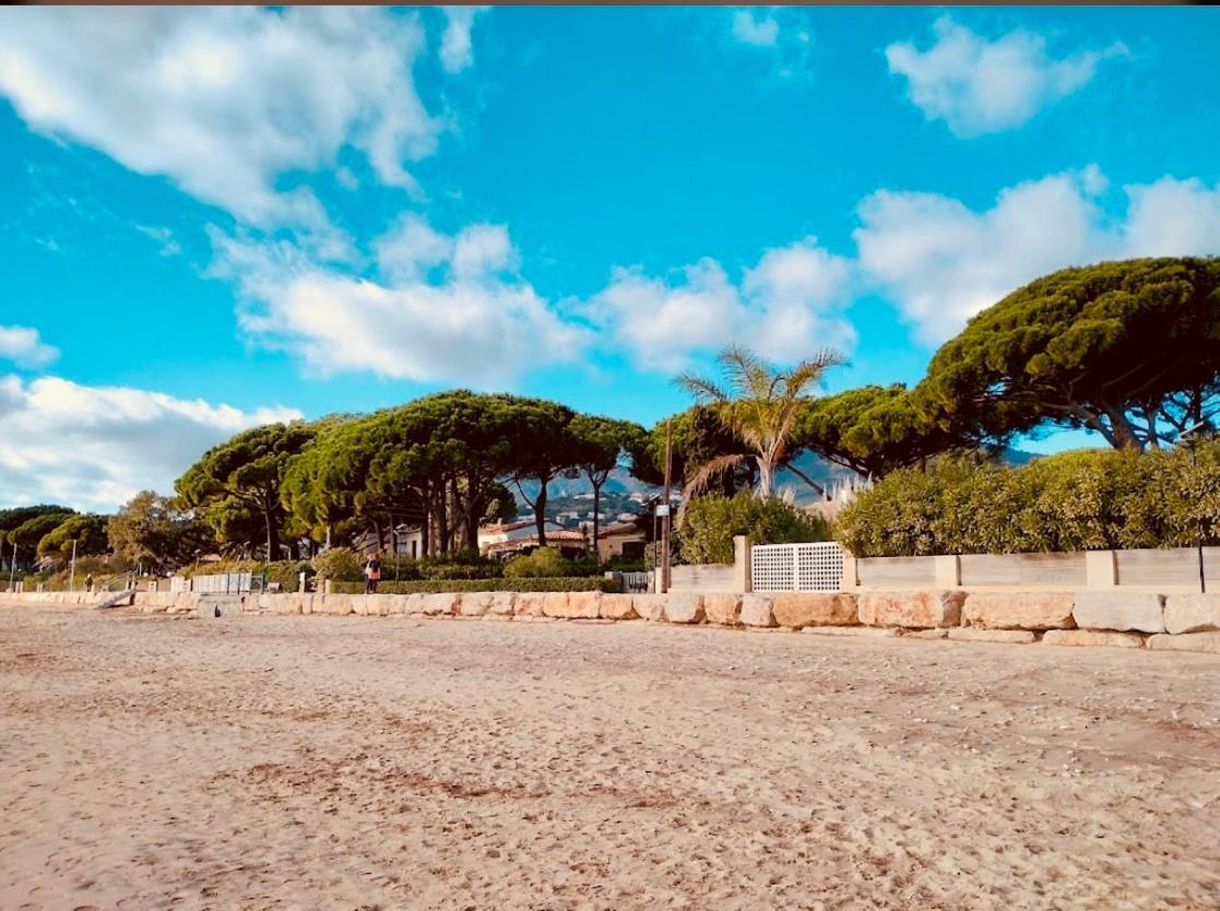 Plage / Beach / Marines De Gassin / Saint-Tropez Екстериор снимка